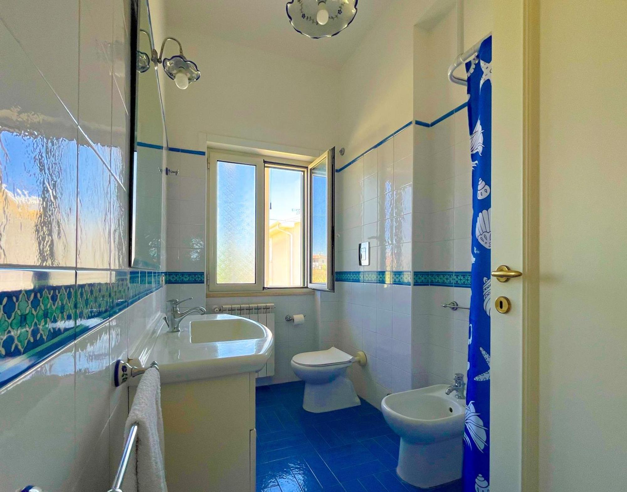 Apartment La Perla Bianca - Near Train Station And Beaches With Amazing Sunsets *