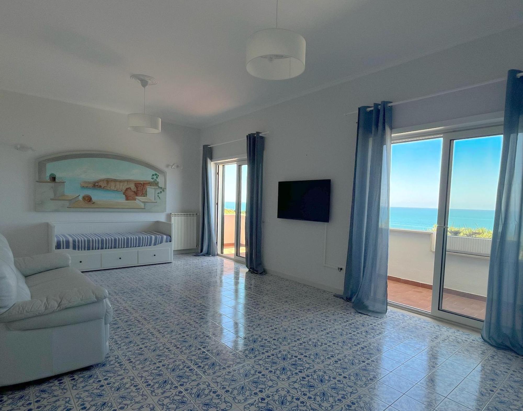 La Perla Bianca - Near Train Station And Beaches With Amazing Sunsets Apartment *
