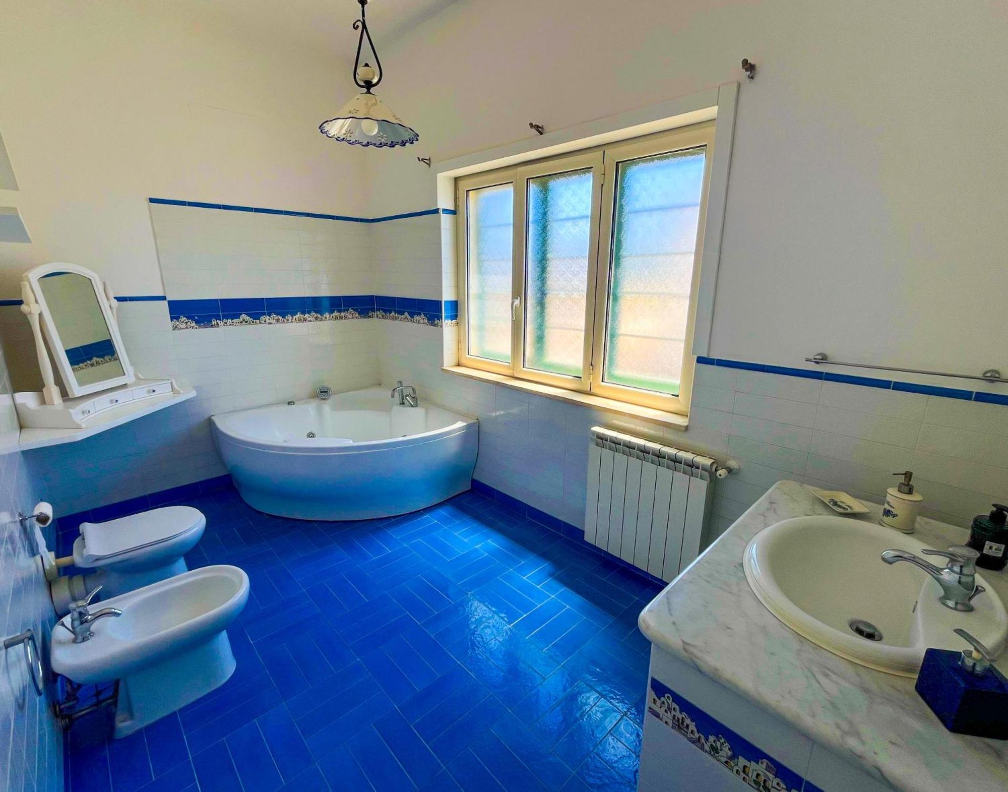 La Perla Bianca - Near Train Station And Beaches With Amazing Sunsets *
