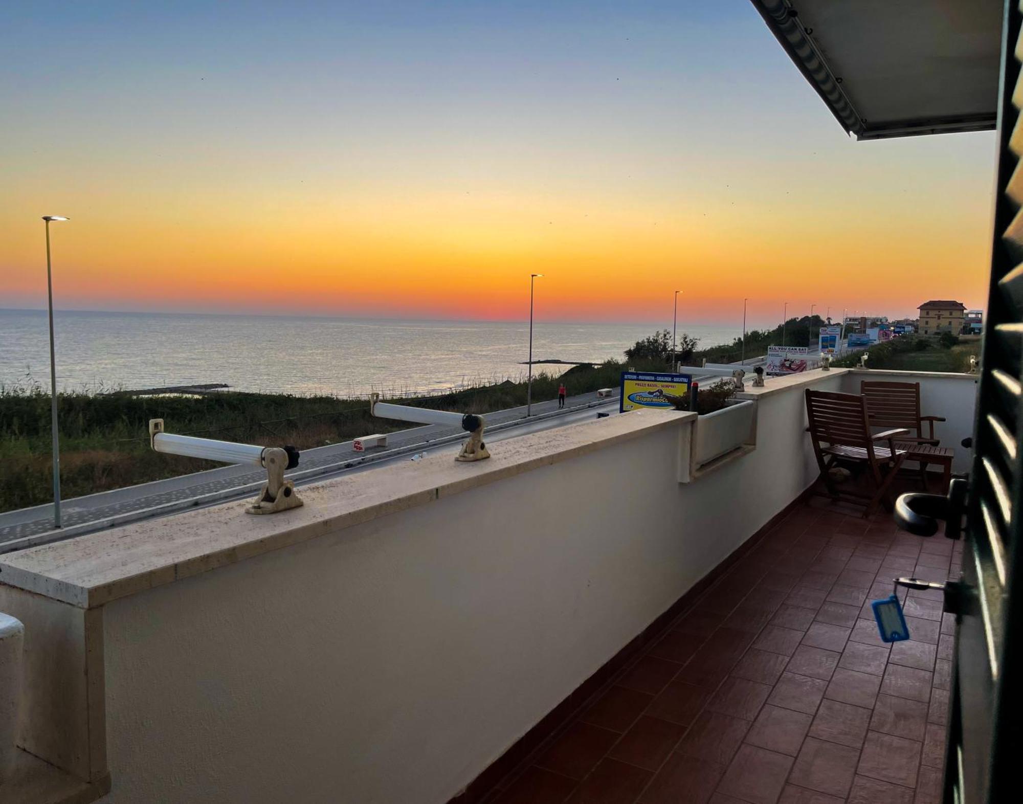 La Perla Bianca - Near Train Station And Beaches With Amazing Sunsets * Anzio